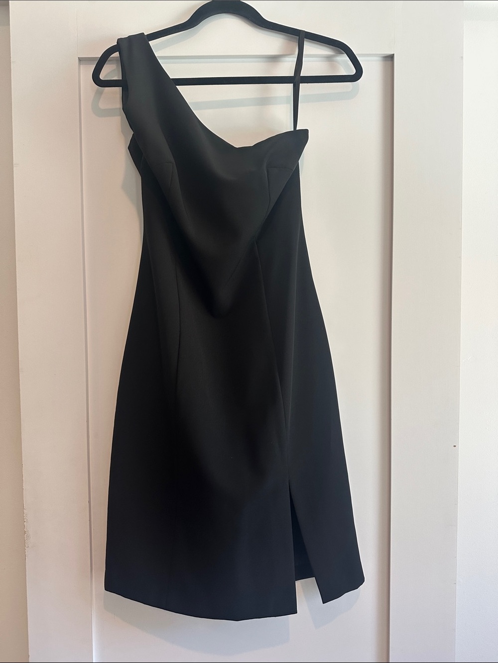Gianni Bini Black One-Shoulder Draped Cocktail Dress